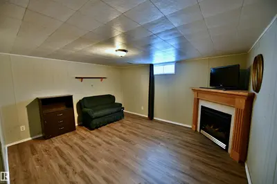Interior photo 3 of 4809 52 ST