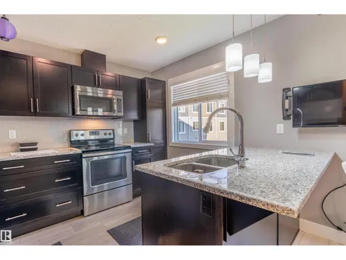 #57 415 CLAREVIEW RD NW, Edmonton - $349,000