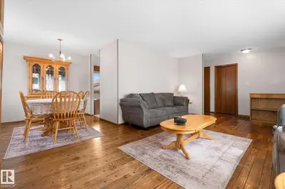 Interior photo 2 of 33 OATWAY DR