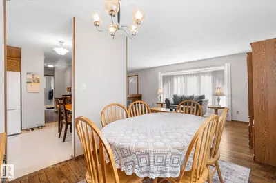 Interior photo 4 of 33 OATWAY DR