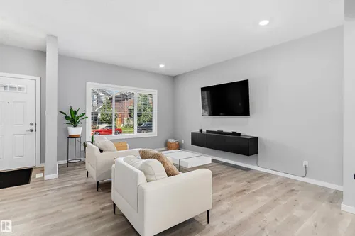 15927 13 AV SW, Edmonton - $489,900