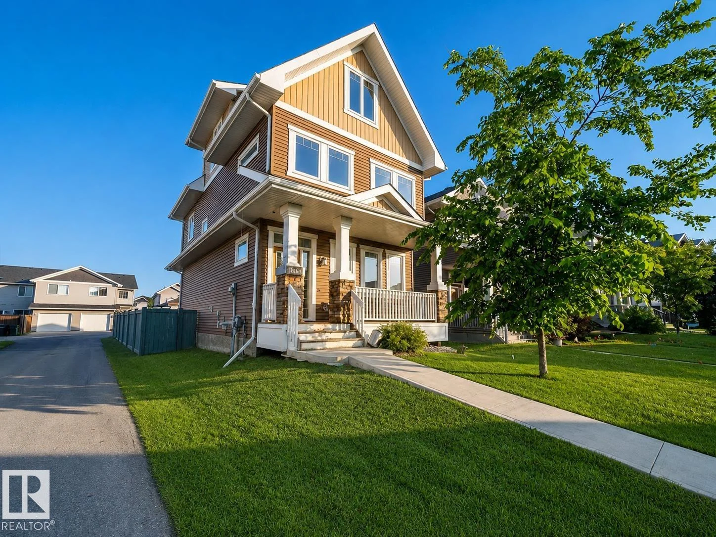 16464 15 AV SW, Edmonton - 4 bedroom Detached Single Family for sale