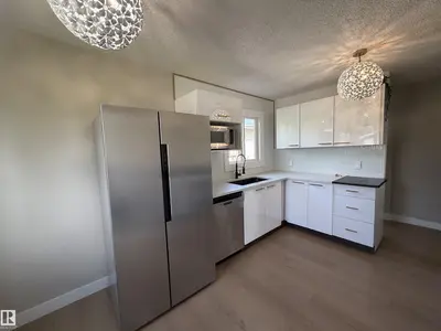 Interior photo 3 of 4204 42 AV