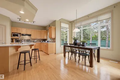 Interior photo 3 of 708 HALIBURTON CR NW