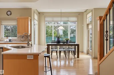 Interior photo 1 of 708 HALIBURTON CR NW