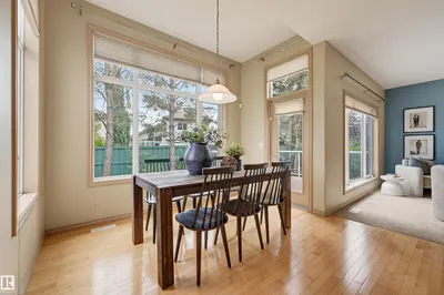 Interior photo 4 of 708 HALIBURTON CR NW