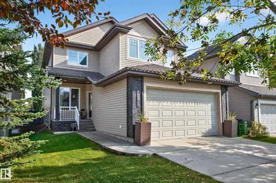 Photo 1 of 11940 21 AV SW SW