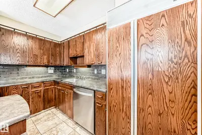 Photo 4 of 38 Lancaster CR