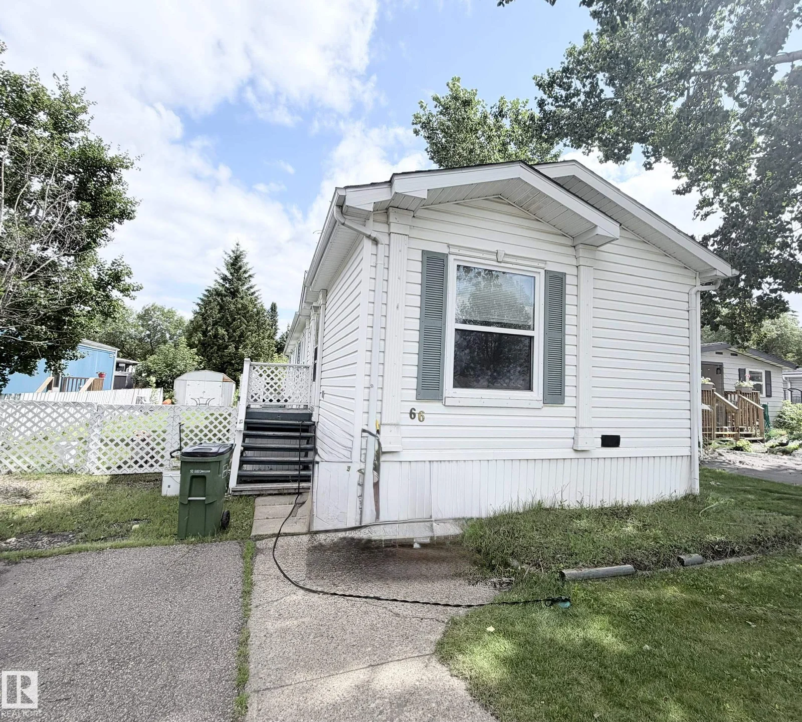 66 The Parkway NW, Edmonton