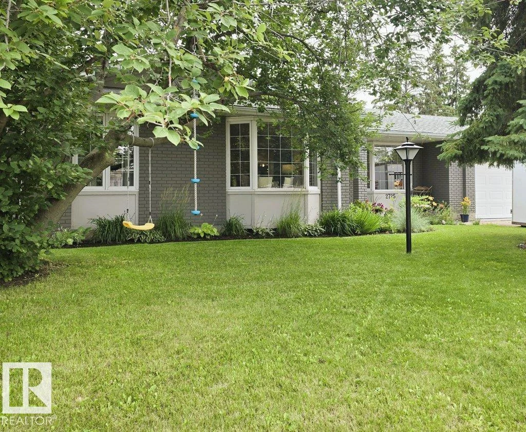 2725 104A ST NW, Edmonton