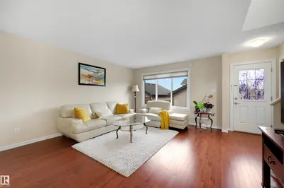 Photo 3 of 9527 212 ST NW