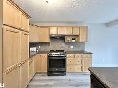 Photo 3 of 11407 167A AV NW