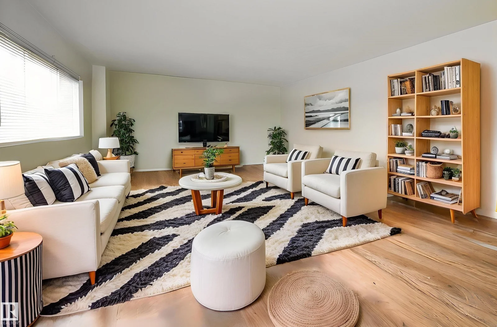 #608 10021 116 ST NW, Edmonton