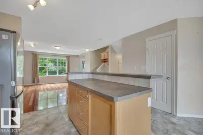 Photo 4 of 7948 13 AV SW