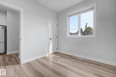 Photo 4 of 10333 157 ST NW