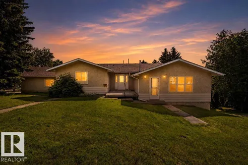 26 LOUISBOURG PL