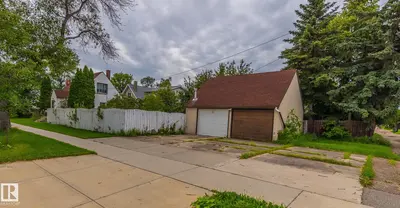 Photo 2 of 10524 113 AV NW
