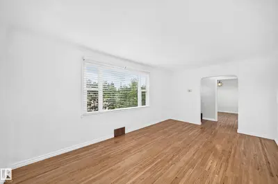 Photo 3 of 9240 85 ST NW