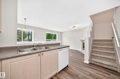 Photo 3 of 11432 169 AV NW