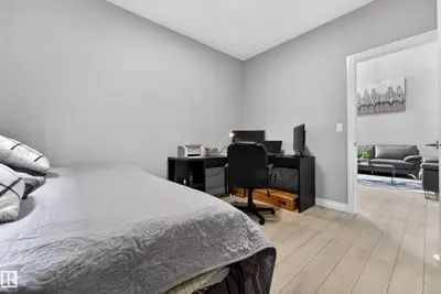Photo 4 of 1231 26 ST NW