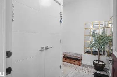 Photo 2 of 2551 12 AV NW