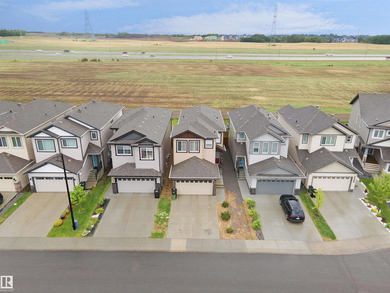 2551 12 AV NW, Edmonton