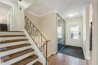 Photo 3 of 141 CAMELOT AV