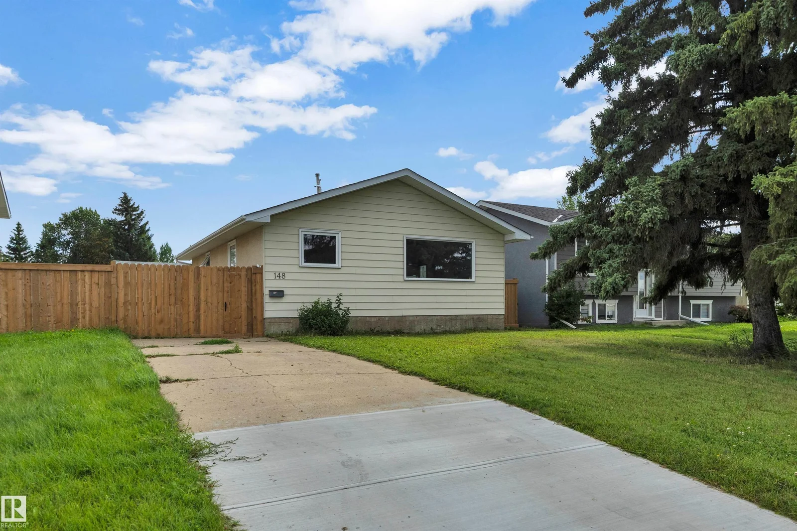 148 CORINTHIA DR, Leduc