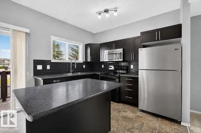 Photo 4 of #25 6520 2 AV SW