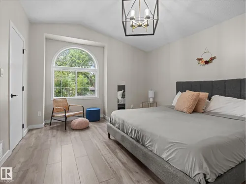 10109 80 ST NW