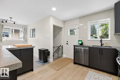 Photo 4 of 6807 101A AV NW