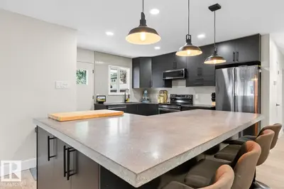 Photo 3 of 6807 101A AV NW