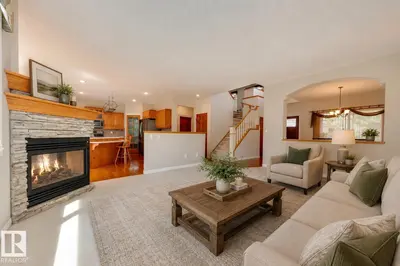 Photo 2 of 11503 15 AV NW