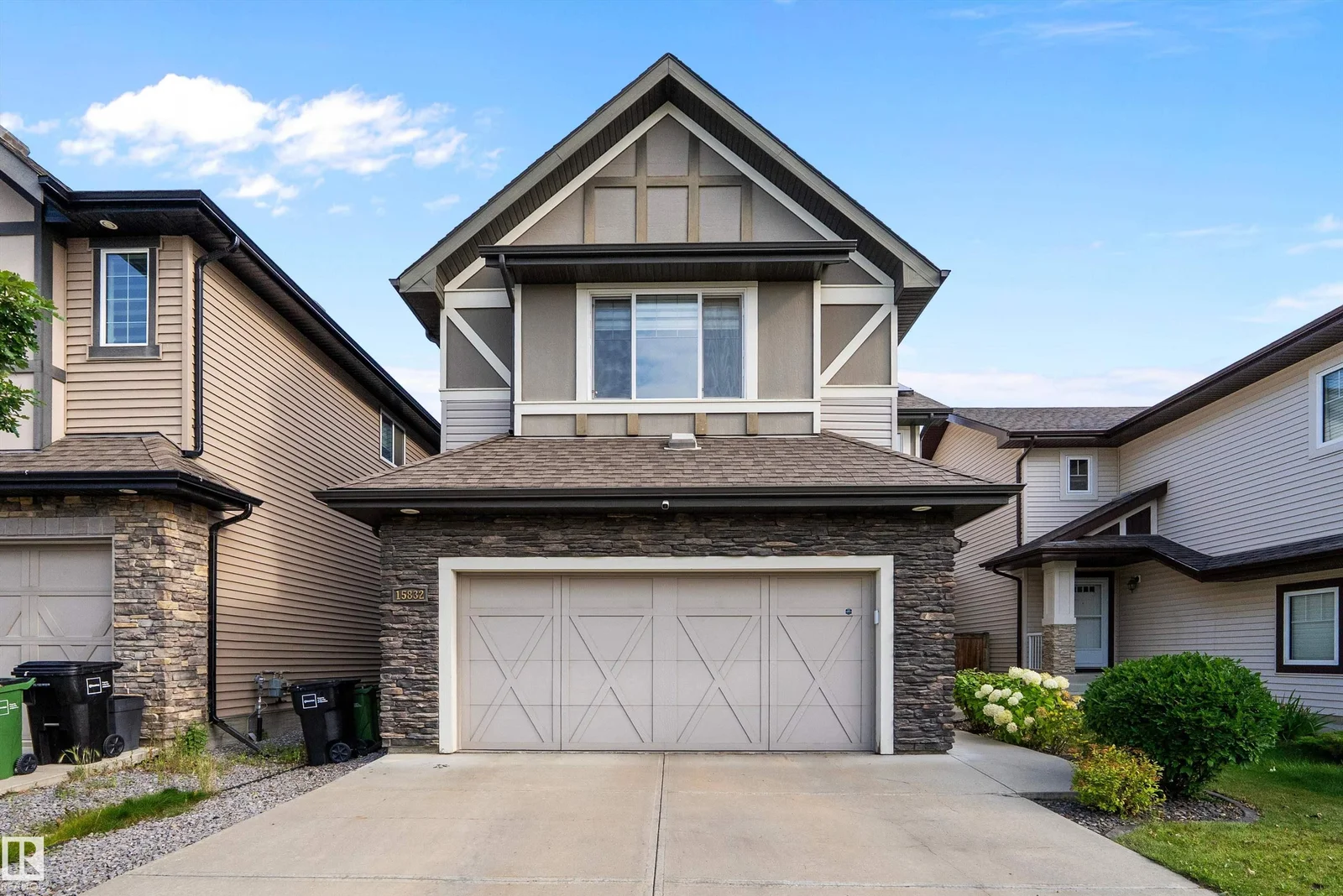 15832 11 AV SW, Edmonton
