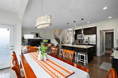 Photo 3 of 15832 11 AV SW