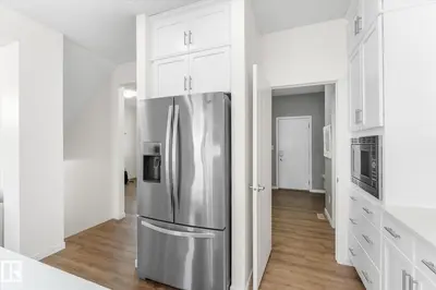 Photo 4 of 6116 175 AV NW