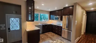 Photo 3 of 6307 92A AV NW