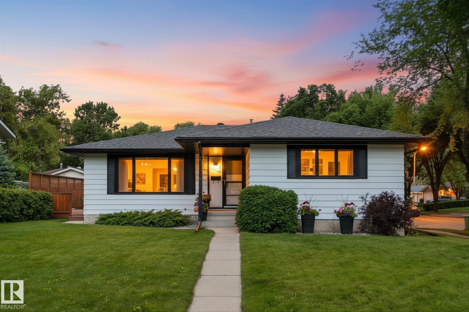 7 FALSTAFF AV, St. Albert