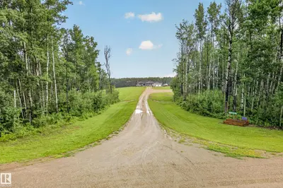 Photo 4 of 52502 RGE ROAD 22 A