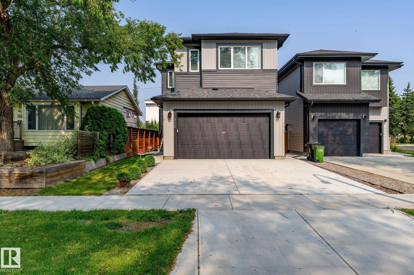 10906 54 AV NW, Edmonton