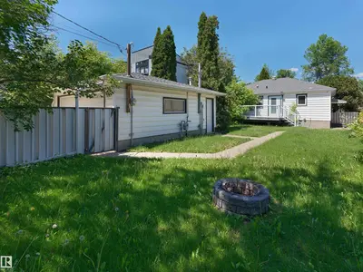 Photo 2 of 9311 75 AV NW