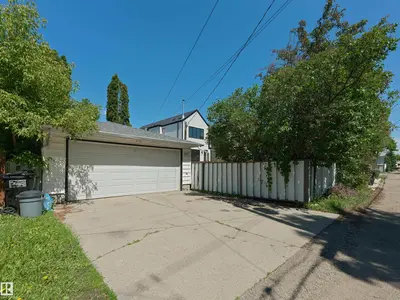 Photo 3 of 9311 75 AV NW