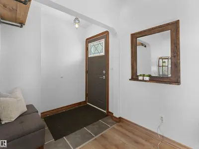 Photo 4 of 9311 75 AV NW