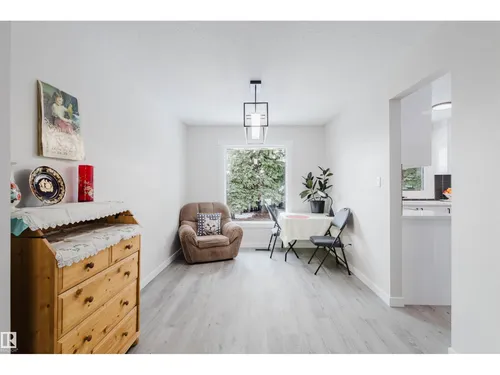 10423 35 AV NW