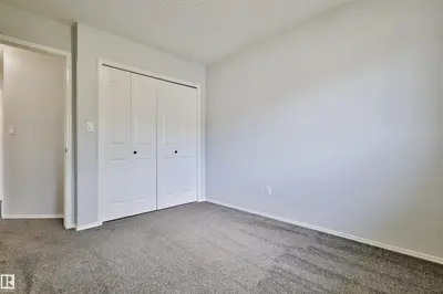 Photo 4 of 15529 95 AV NW