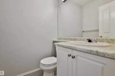 Photo 2 of 15529 95 AV NW