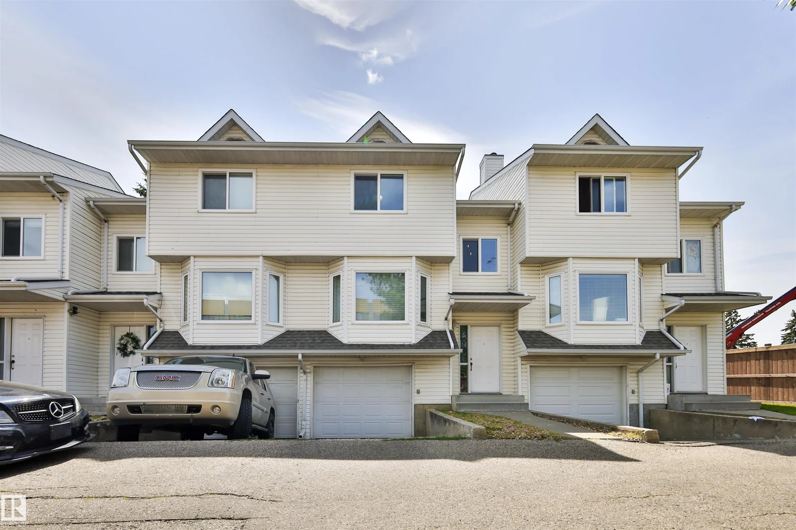 15529 95 AV NW, Edmonton