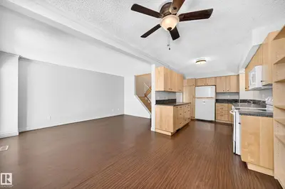 Photo 2 of 13469 40 ST NW