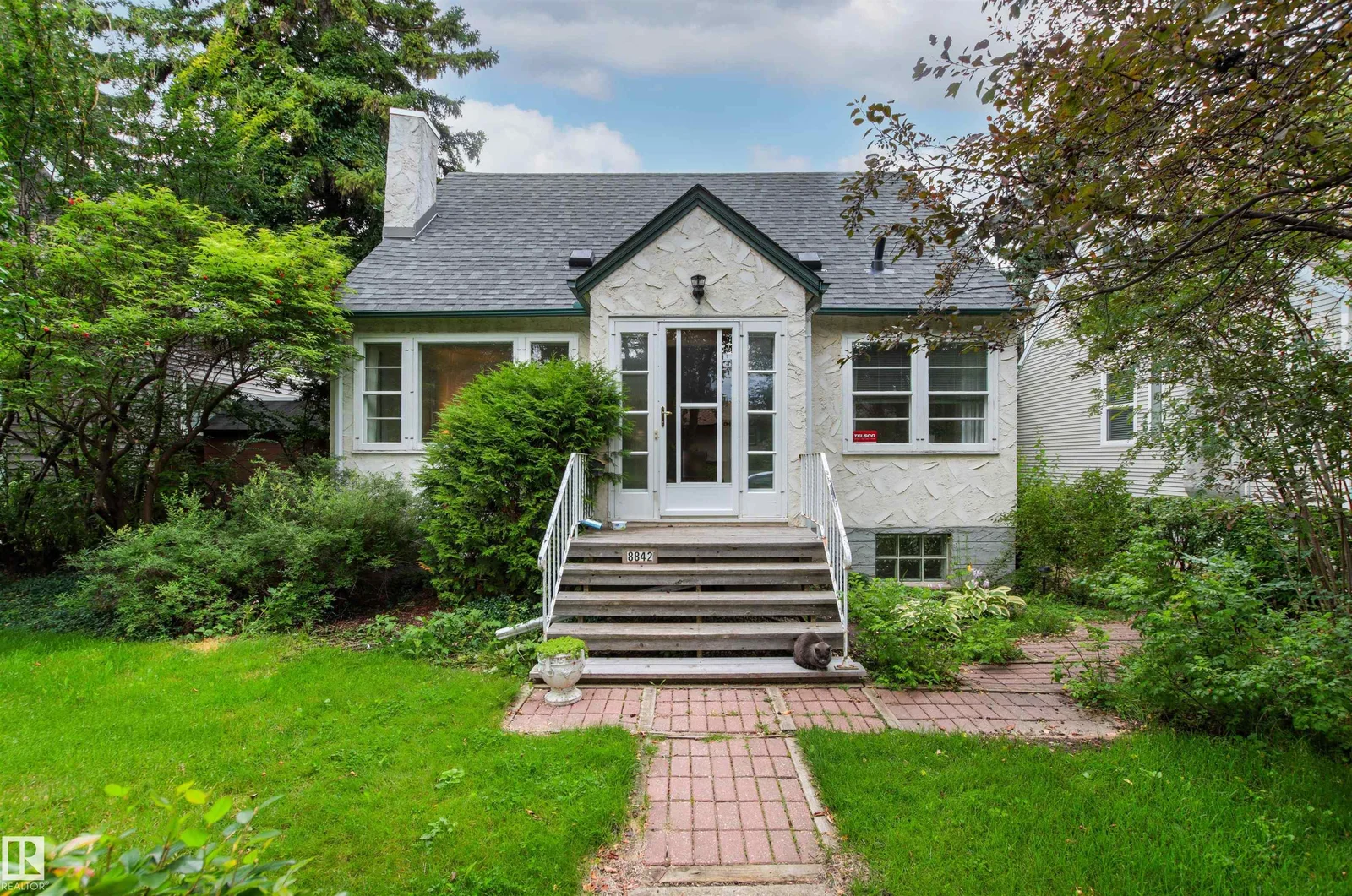8842 89 ST NW, Edmonton