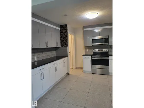 9131 83 AV NW